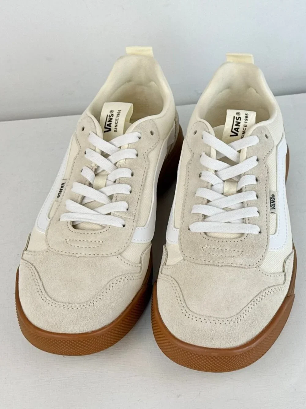 Men's 9 - VANS UltraRange EXP Sneaker - Suede Gum Classic White